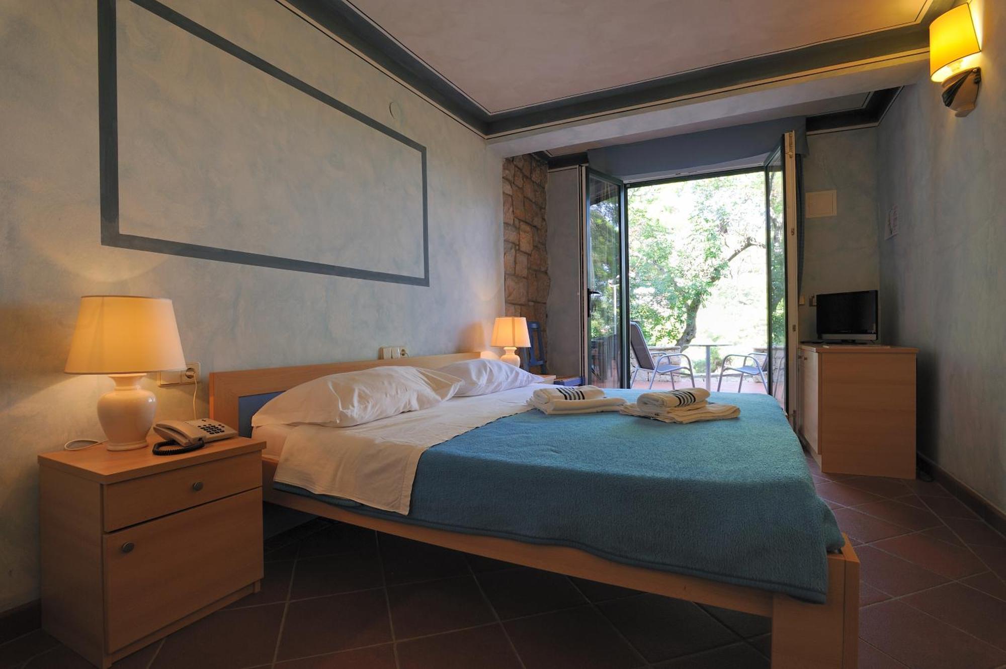 Hotel Solitudo Uble Eksteriør bilde