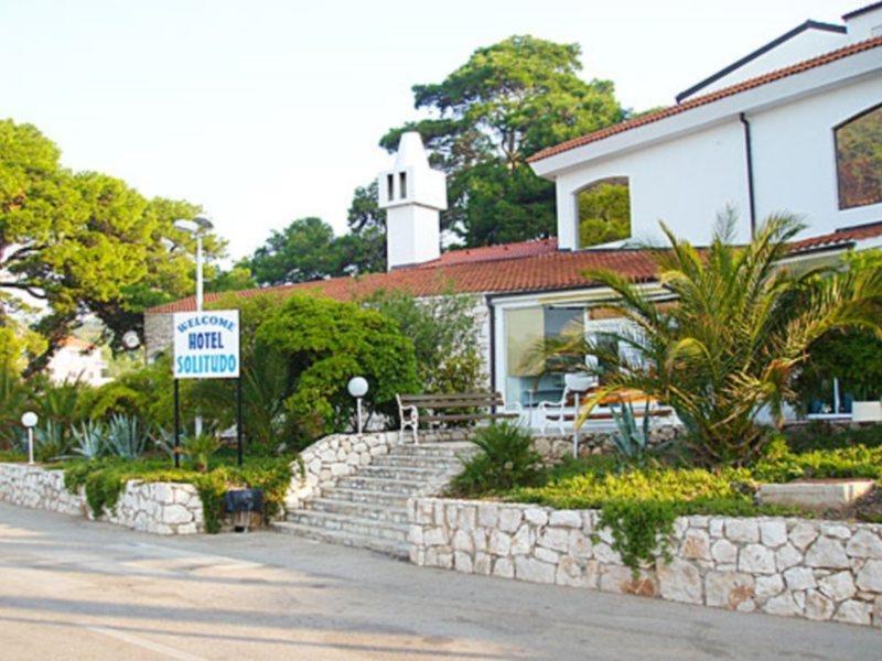 Hotel Solitudo Uble Eksteriør bilde